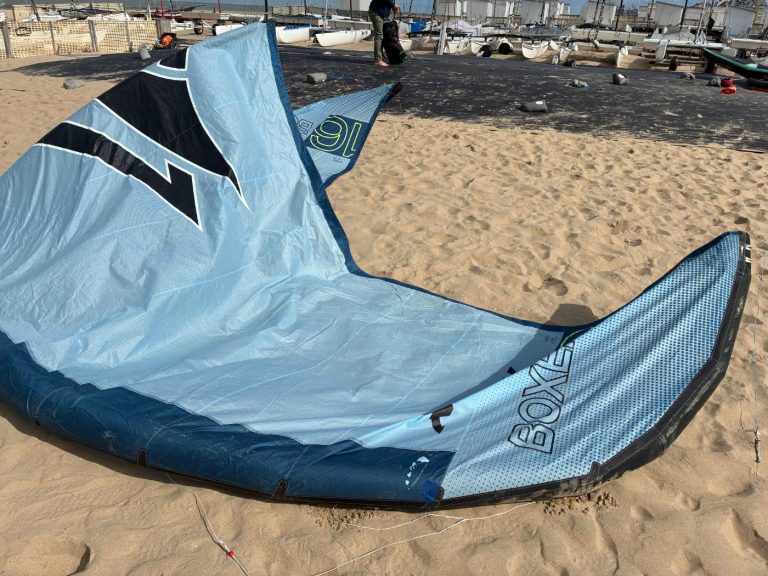Naish Boxer 16m tweedehands kite te koop bij Surf and Fly