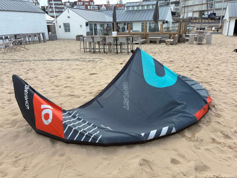 Slingshot Ghost V4 10m tweedehands kite te koop bij Surf and Fly