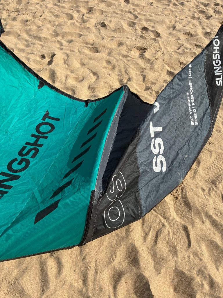 Slingshot SST V3 8m tweedehands kite te koop bij Surf and Fly